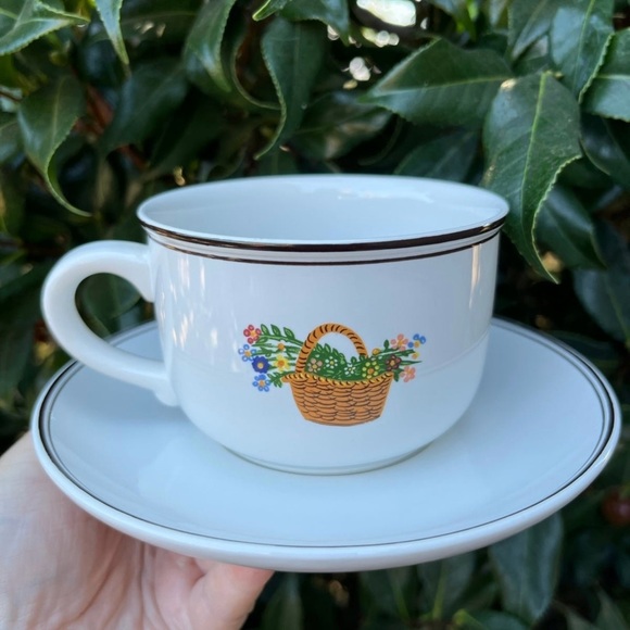 Villeroy and Boch Design Naif Cup and Saucer - Picture 3 of 12